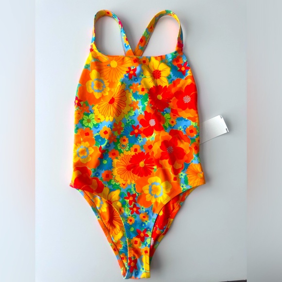 KULANI KINIS
Adjustable Cross Back One Piece Size M $112 - Picture 5 of 8